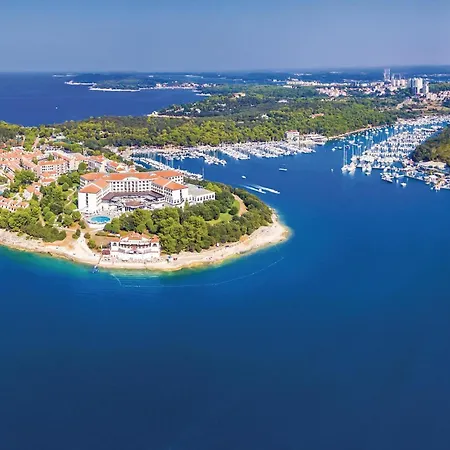 2 Bedroom Amazing In Appartamento