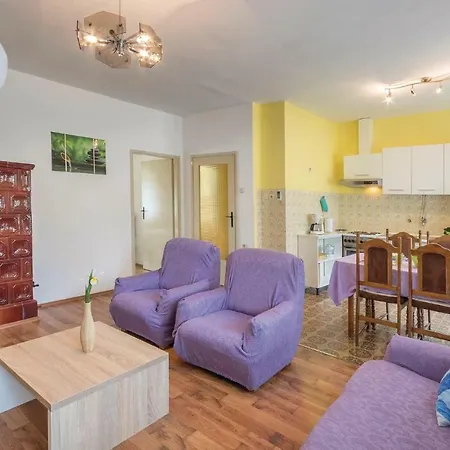 Two-bedroom In Fazana
